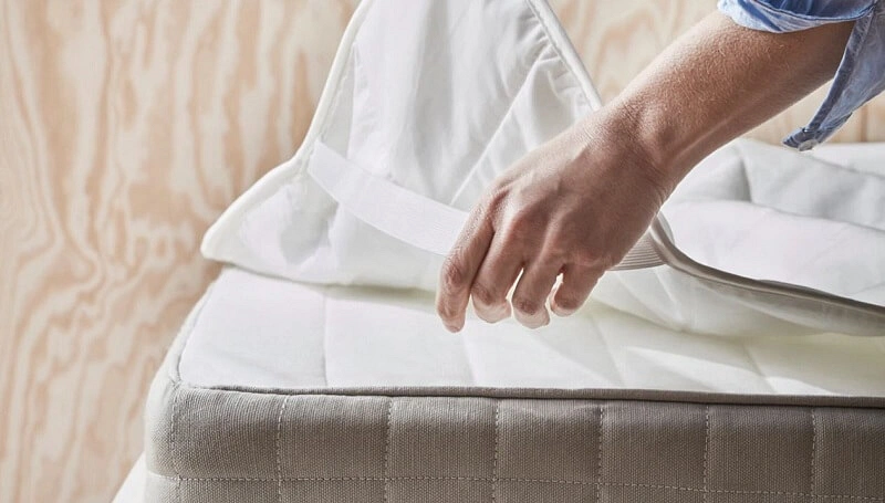 Hướng dẫn cách vệ sinh tấm bảo vệ nệm 