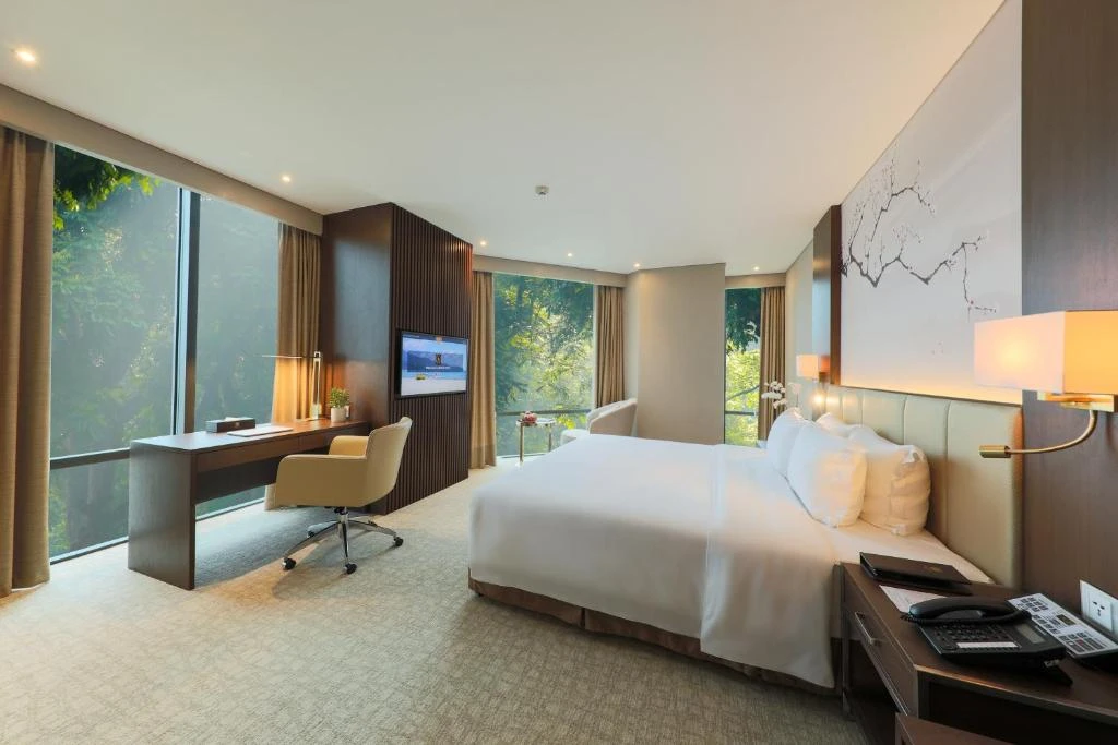 Grand Vista Hotel
