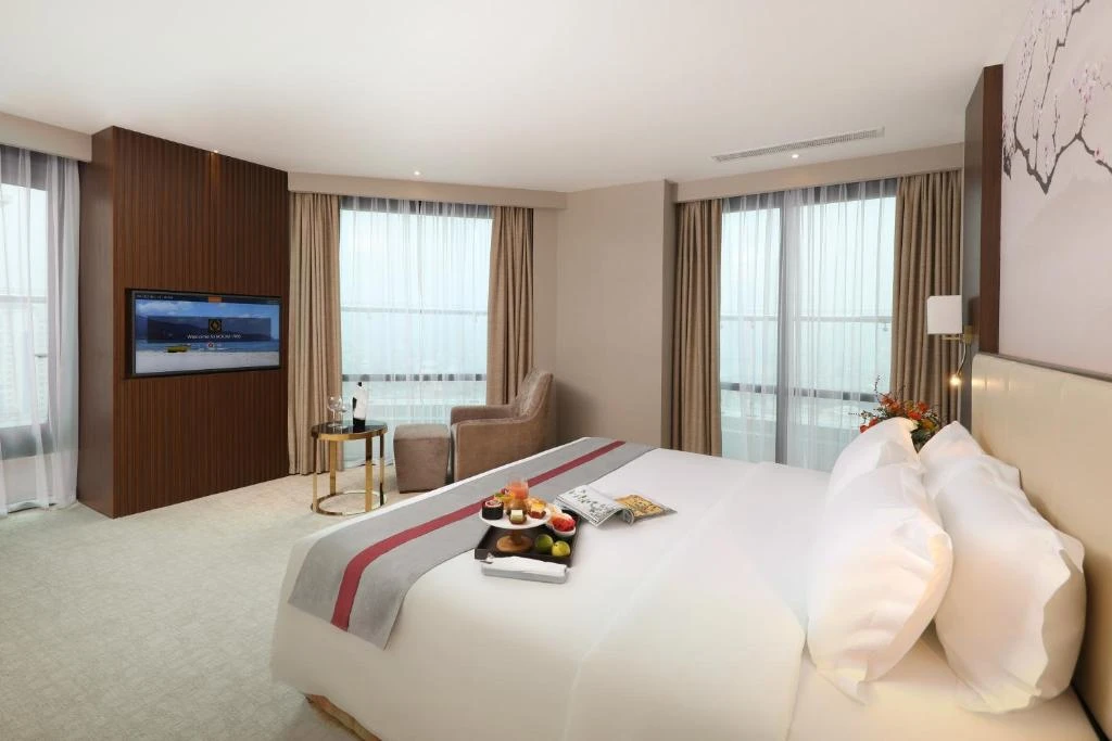 Grand Vista Hotel