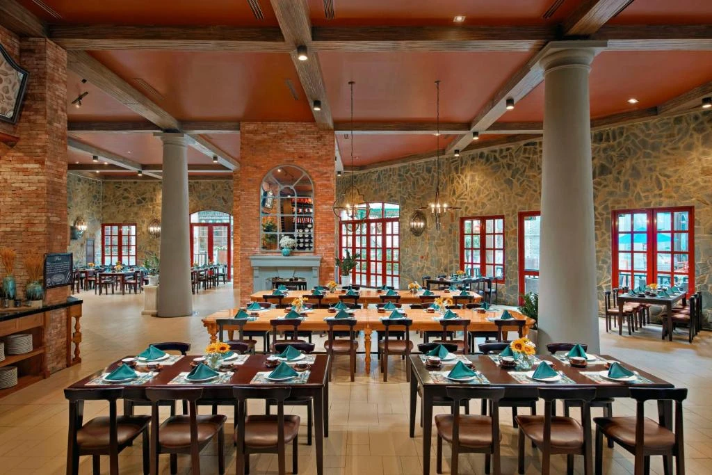 Bà Nà Hills Đà Nẵng (Mercure Danang French Village Bana Hills)