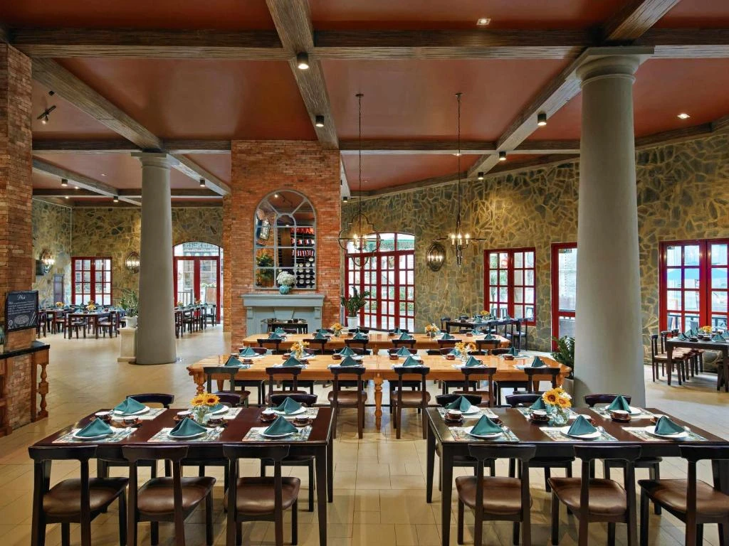 Bà Nà Hills Đà Nẵng (Mercure Danang French Village Bana Hills)